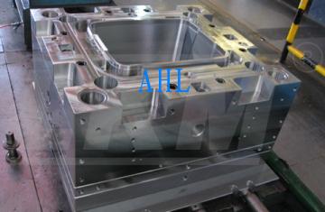 Plastic injection mold