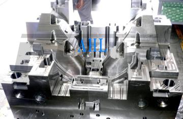 Plastic injection mold
