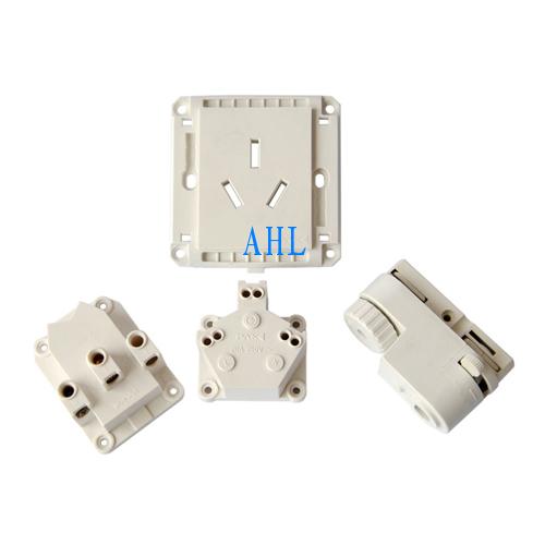 Plastic injection mold